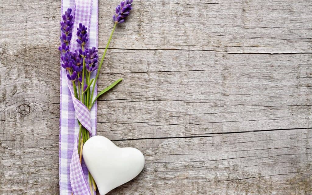 Scent your bedroom with lavender