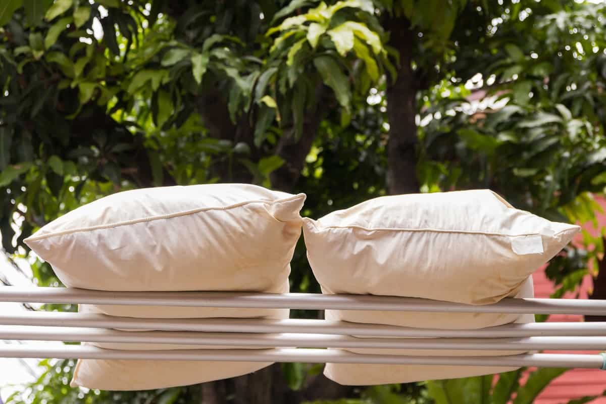 How to Make Pillows Fluffy Again